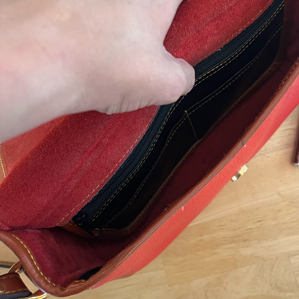 Red Handbag - Picture 4 of 6
